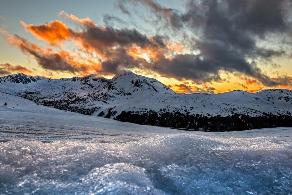 R Valle De Incles-Grandvalira Free Parking กานีโญ ภายนอก รูปภาพ